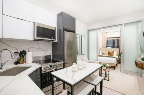 317-1B Modern 1Br UES W&D